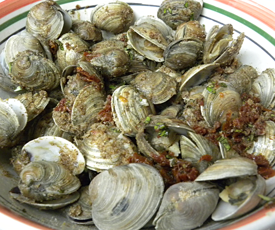 Little Neck Clams with Seasoned Bread Crumbs
