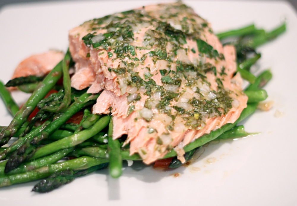 Herbed Steelhead Trout with Tomatoes and Asparagus